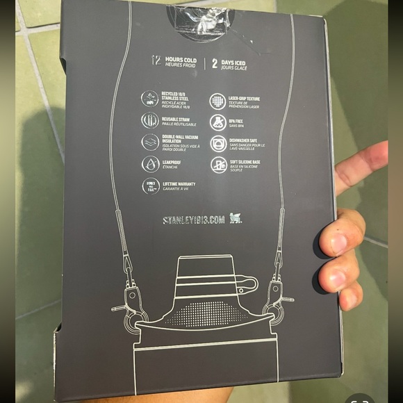 Stanley Cross Bottle | 23 oz Travel Bottle with Jacquard Strap | - Picture 3 of 5